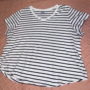 Old Navy- woman’s shirt - Size XXL